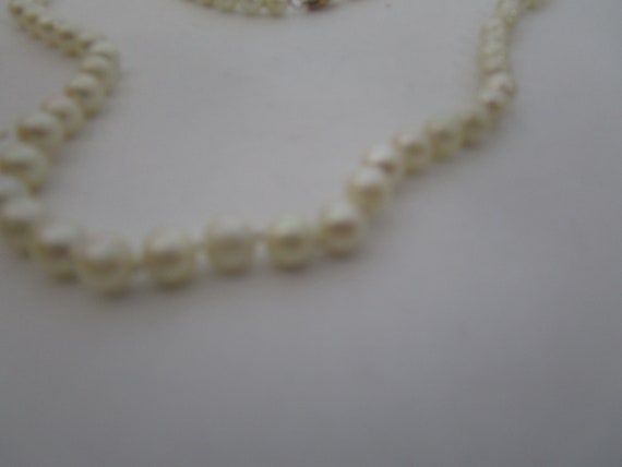 Vtg 18 inch Long 8MM Pearl Necklace - image 3