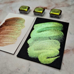 Pintura bitono CASSIOPEIA en un cuarto de pastilla para álbumes de recortes, material para planificadores, fondo para hacer tarjetas ATC, libro para colorear de cuentos de hadas, arte con pincel
