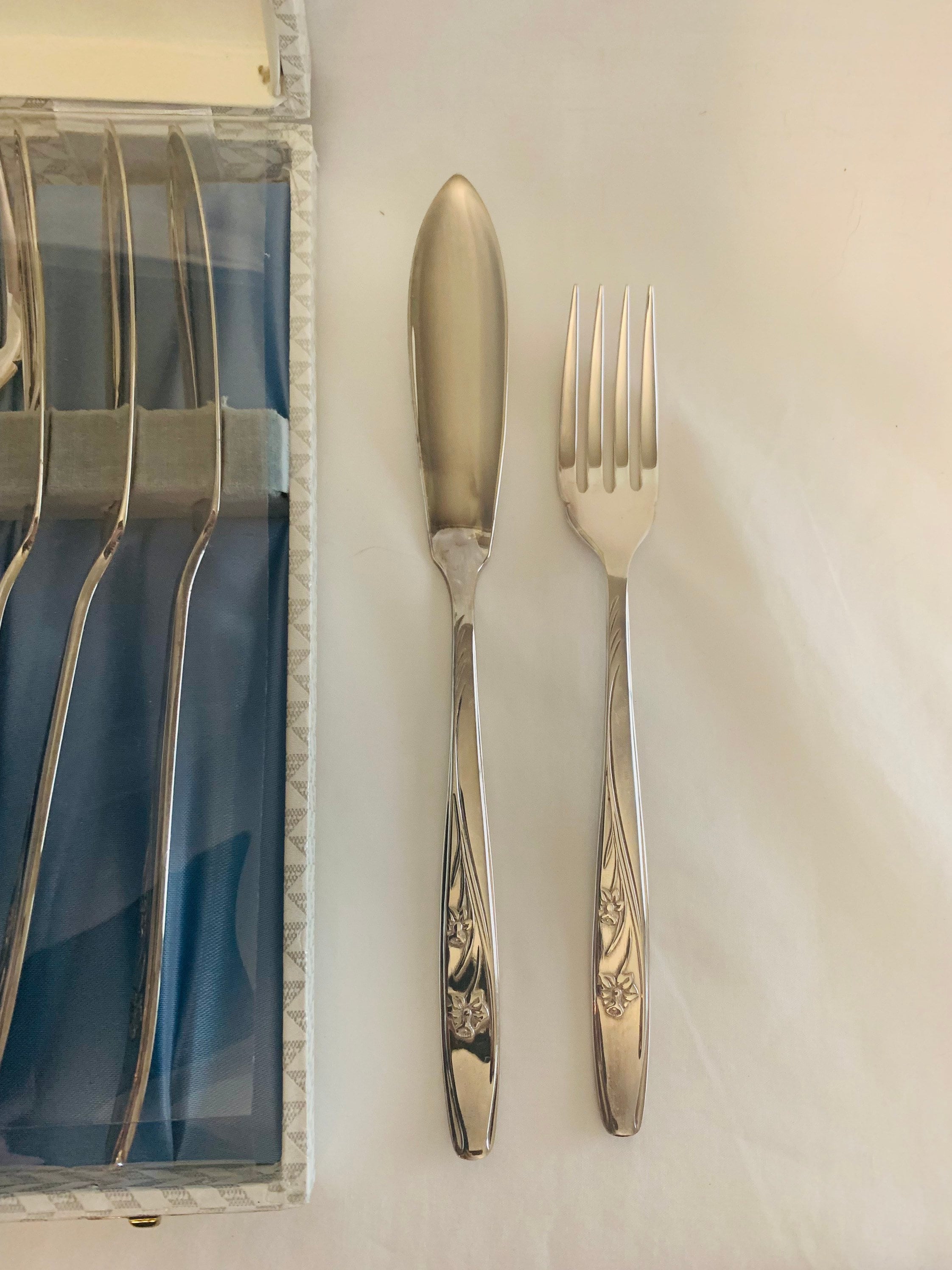 Grosvenor EPNS, 12 Piece Cutlery Set in Original Box. Etsy Australia