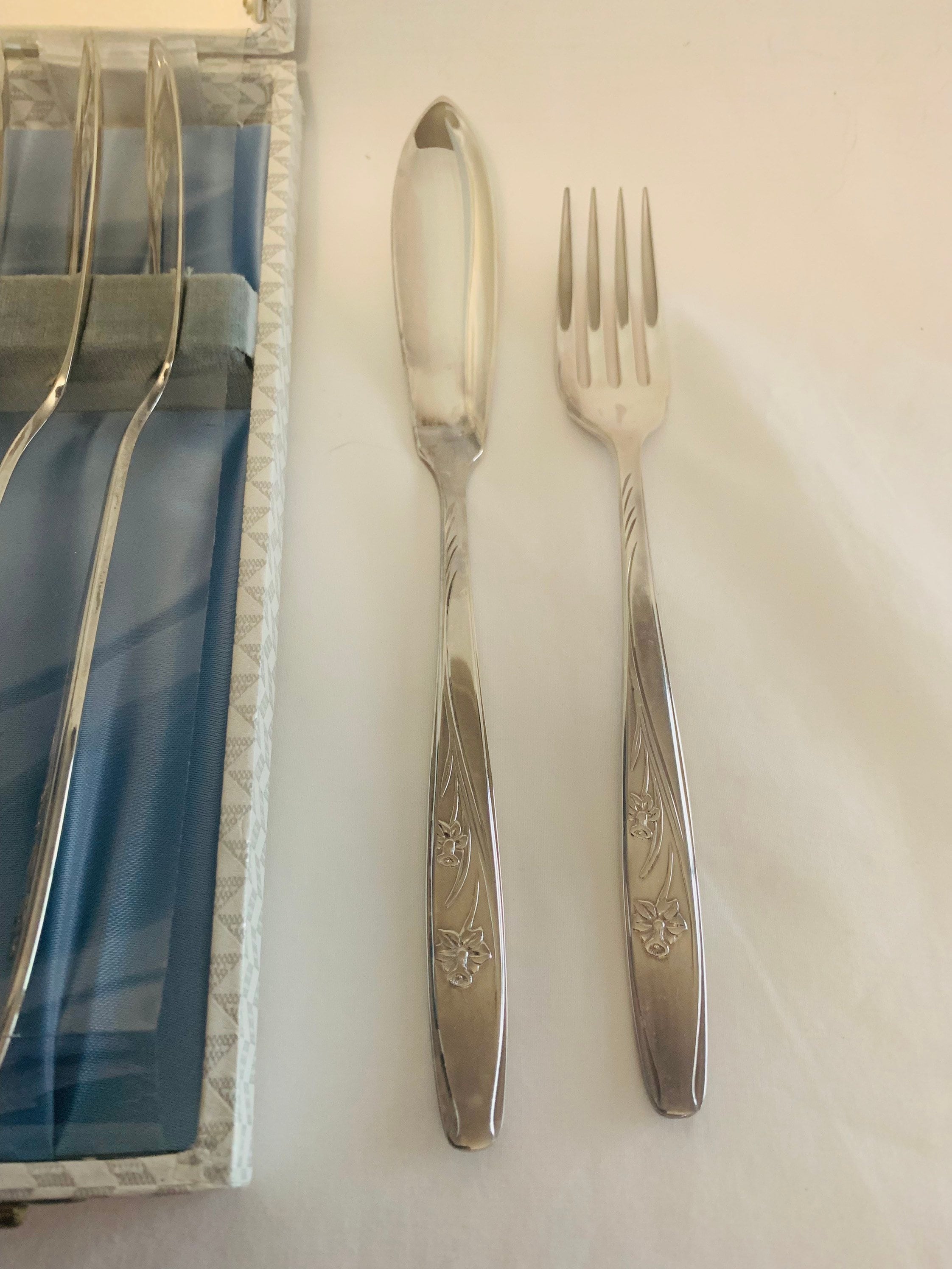 Grosvenor EPNS, 12 Piece Cutlery Set in Original Box. Etsy Australia