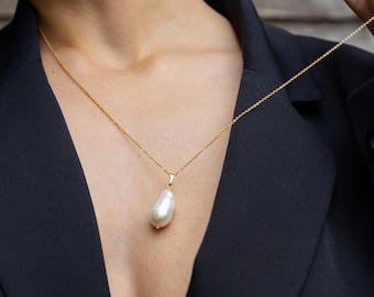 White Baroque Pearl Pendant Necklace, Large Pearl Pendant, Unique Gold Pearl Pendant Necklace, Anniversary Gift, Gift For Mom