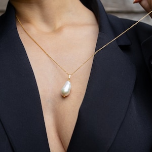 Baroque Pearl Pendant Necklace: 22k Gold Plated Chain