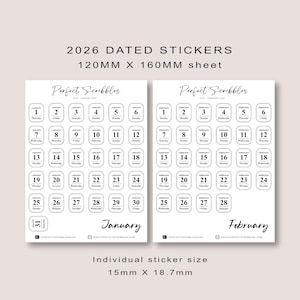 Peut inclure: Deux feuilles d'autocollants datés de 2026. Chaque feuille mesure 12 cm x 16 cm. Les autocollants sont pour janvier et février, avec des dimensions individuelles de 1,5 cm x 1,87 cm. Les autocollants sont blancs avec du texte noir.