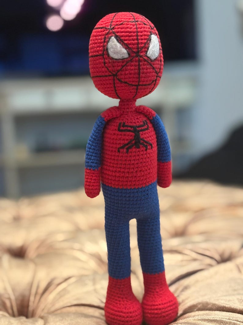 Spiderman häkeln Amigurumi Spielzeugpuppe, Superheld Action Figure Plüsch Zubehör Bild 3
