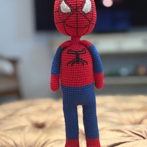 Spiderman häkeln Amigurumi Spielzeugpuppe, Superheld Action Figure Plüsch Zubehör Bild 9