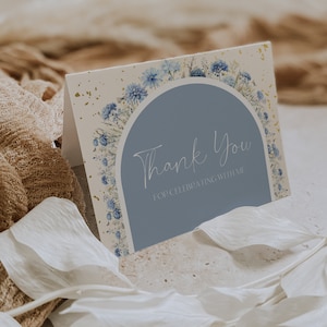 Carte de remerciement bébé en fleurs, bébé garçon en fleurs, carte de remerciement bébé en fleurs, modèle de remerciement floral bleu pour baby shower
