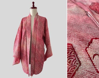 Kimono vintage giapponese Haori, giacca, accappatoio, abbigliamento giapponese.motivo floreale Kimono rosso. Kimono shibo rosso