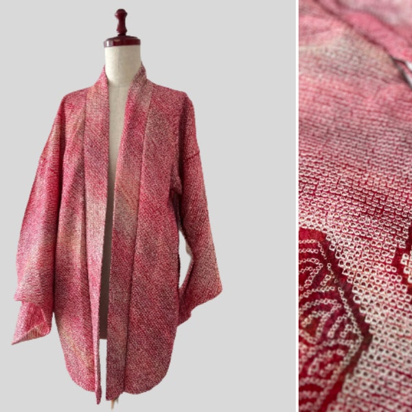 Japanese vintage kimono Haori, Jacket, Robe, japanese clothing.floral pattern Red kimono. Red shibo kimono