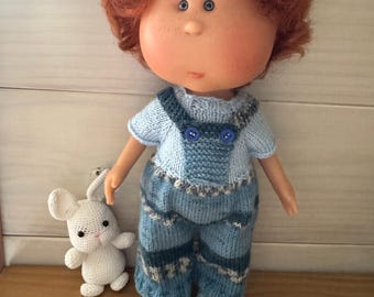 Tutoriel patron tricot poupées Mio de Nines d'Onil 30 cm, salopette combinaison, en français et anglais