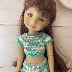 Tutorial/knitting pattern for Ruby Red Fashions 36 cm dolls, skirt and little top in French and English
