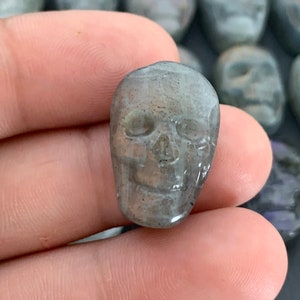 Labradorite skull 15x22mm cabochon image 8