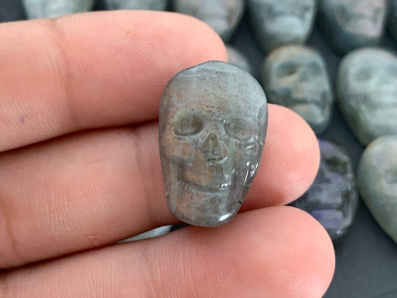 Labradorite skull 15x22mm cabochon image 8