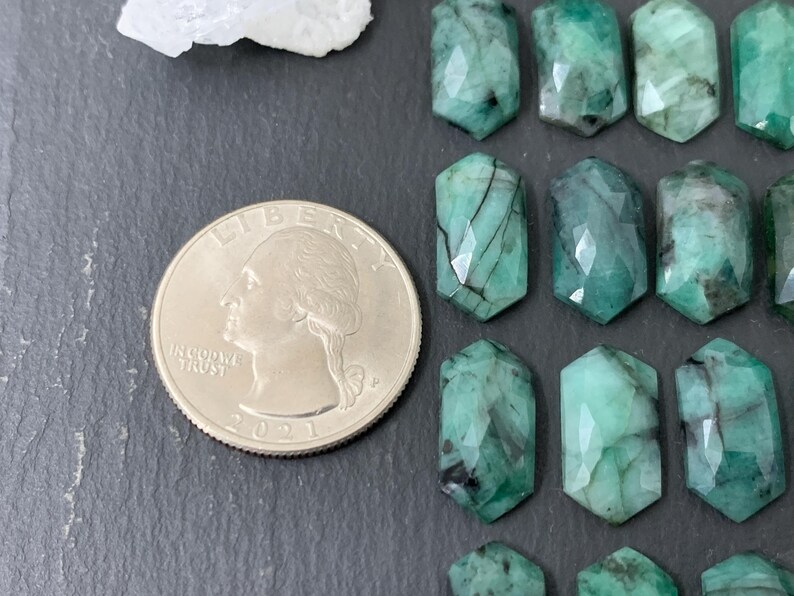 Faceted Emerald long hexagon 8x16mm cabochon/ F8 bild 8