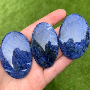 Großer Sodalith ovaler Cabochon