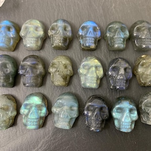 Labradorite skull 17- 18mm cabochon/ SK19   e