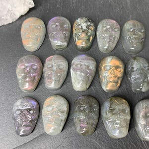 Labradorite skull 15x22mm cabochon/TR40-