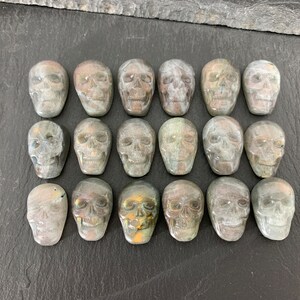 Labradorite skull 15x22mm cabochon
