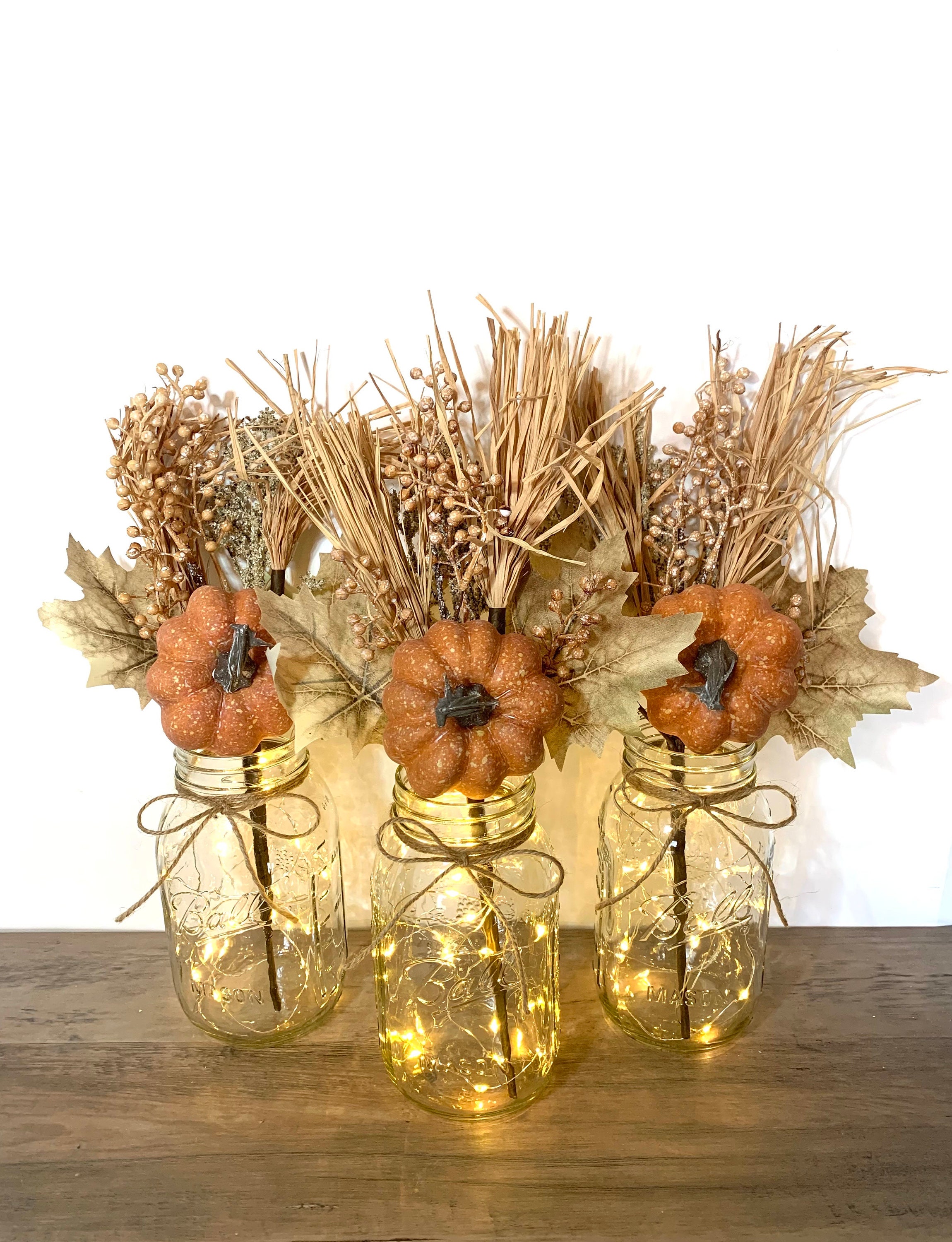 Centro de mesa de otoño, decoración de Acción de Gracias, decoración de  bodas de otoño, decoración rústica del hogar, decoración de otoño, calabaza  iluminada, tarros de cristal - Etsy México, image size:2300x3000