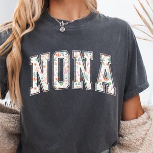 Greek ΝΟΝΑ T-Shirt, Greek NOYNA Shirt, Greek Godmother Shirt, Greek Family Gift, Greek Nona Tee, Greek Christening Gift, Gift for Greek Nona