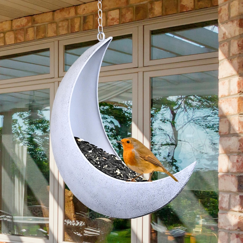 Mond Vogelhäuschen für Draußen - Hängendes und am Zaun montiertes Futterhaus, Eichhörnchenfutterhaus, Gartendekoration, himmlisches Geschenk für Vogelliebhaber, Metallfutterhaus 12Inch Rustic White