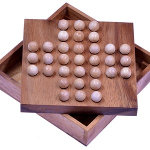 Solitaire with balls - playing field 13 x 13 cm – Solitaire – puzzle game