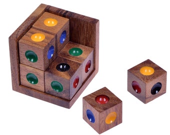 Crazy Six - 3D Puzzle mit 8 farbigen Würfeln in einem Rahmen aus Holz