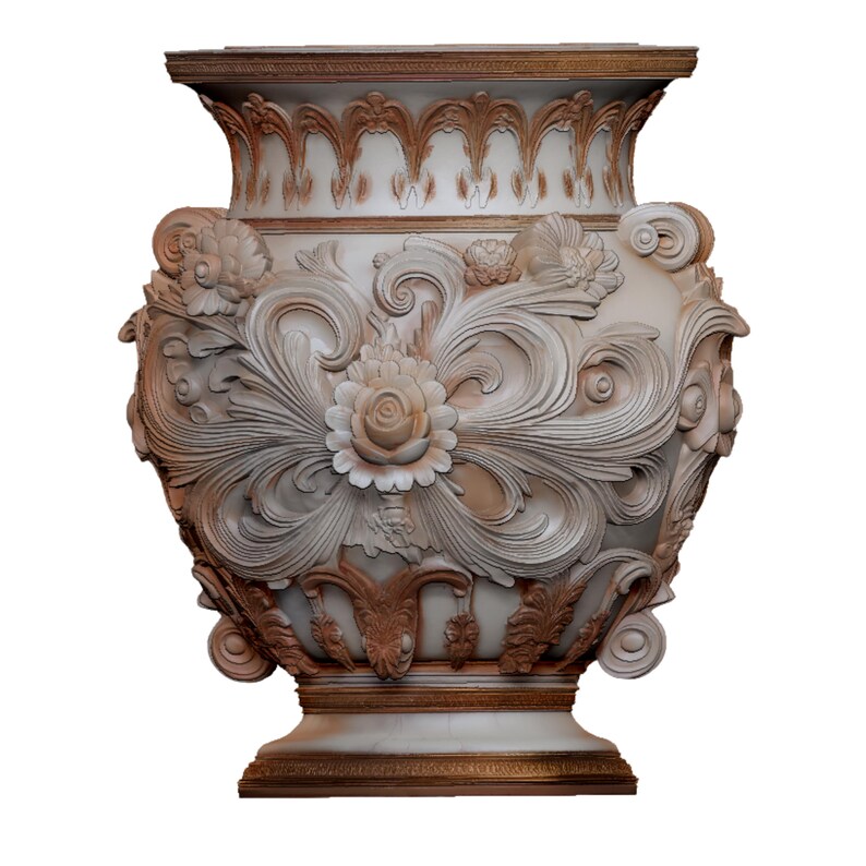 Pu&ograve; includere: Un grande vaso ornato con base e corpo color crema, con intricate sculture floreali e a volute. Il vaso ha un bordo ampio e dettagliato e una base decorativa, con accenti di un caldo colore marrone-rossastro.