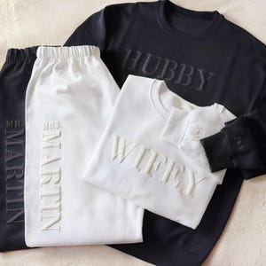 Personalized Wifey & Hubby Puff Hoodie Set, Sweatshirt and Pants, Personalized Couple Sweatshirt, Wedding Gift, Gift for Her, Gift for Him
