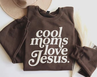 Praying Mama, Cool Moms Love Jesus Comfort Shirt,  Religious Mom Sweatshirt, Inspirational Mom Tee, Gift for Mom, Faithful Mother Gift