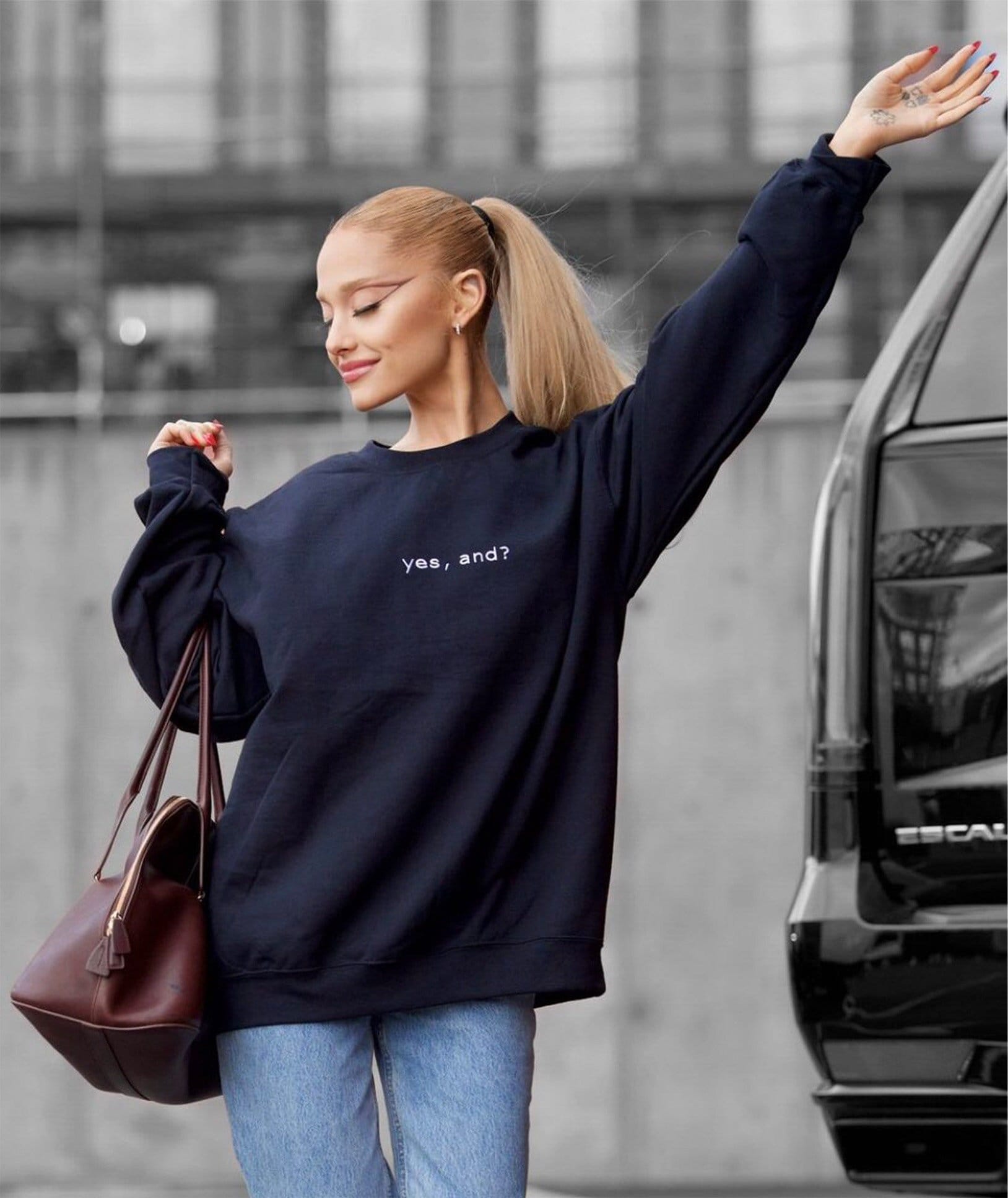 Ariana grande oversized sweatshirt outlet