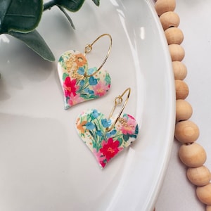 AZALEA \ wild flower heart hoops | minimal earring | moms day | gift idea | handmade polymer clay earrings | summer earrings | fabclay