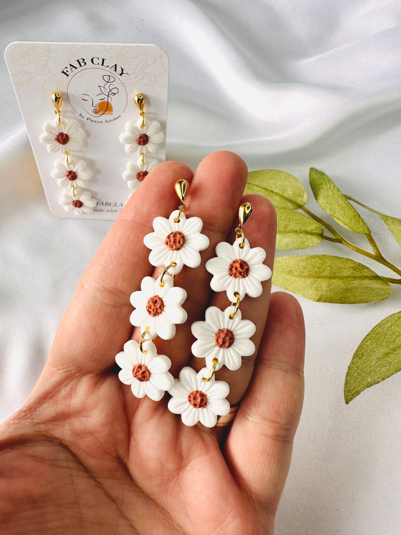 Little DAISY flower earrings | white flower earrings | daisy dangle gift | polymer clay earrings | floral statement | lightweight | durable