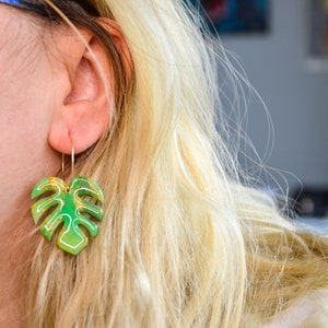 MONSTERA // Large green monstera leaf earrings, palm leaf earrings, tropical leaf earrings image 8