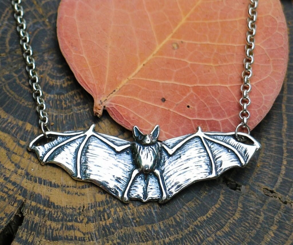 Buy Diamond Bat Pendant Necklace in Solid 18K Gold/vampire Bat Halloween  Pendant/custom Fine Jewelry/gift for Women and Girls Online in India - Etsy