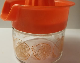 1970s Vintage GEMCO Small Glass Juicer The Juice Press with Citrus Fruits Design