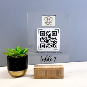 Menu sem contato com código QR, leitura de código QR para menu em acrílico transparente com suporte, menu sem toque, placa personalizada gravada para restaurante/casamento