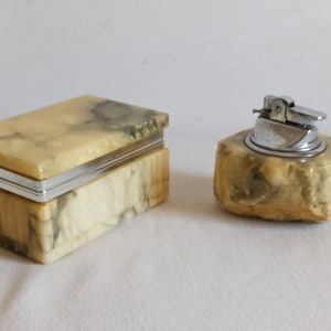 Nice retro onyx set of a lighter and a cigaretbox stylish Italian design, 1960s