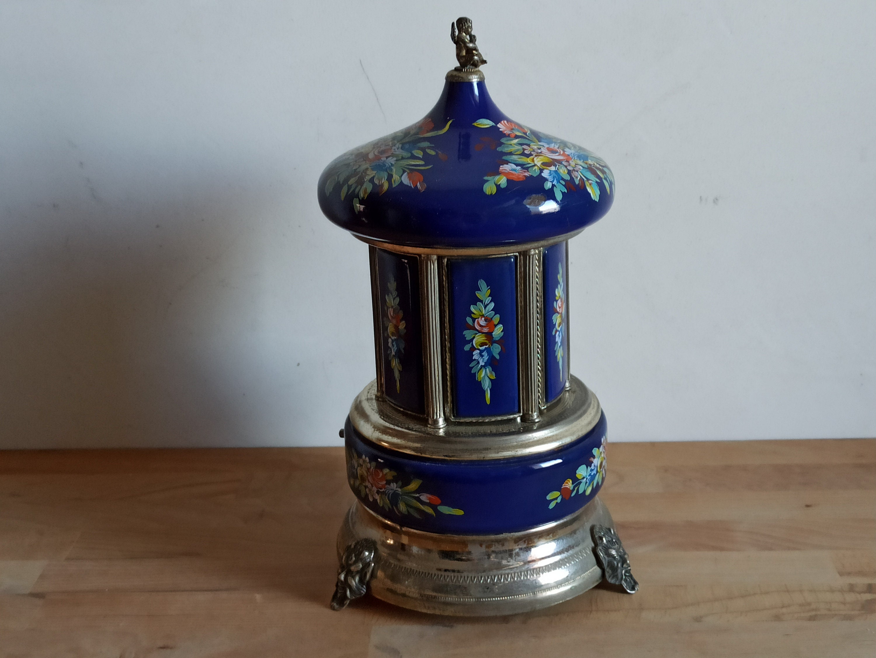 Reuge Carousel Music Box In Collectible Music Boxes (1940-1970) for sale