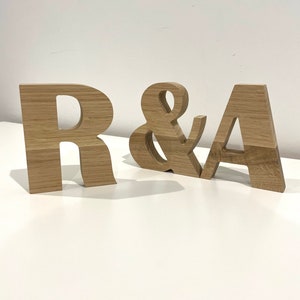 Letras independientes, letras de madera de ROBLE, regalo personalizado, Letras de madera para guardería, Decoración de guardería, Sobre el letrero del nombre de la cuna, carta personalizada