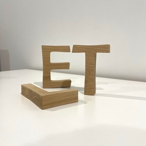 Letras independientes, letras de madera de ROBLE, regalo personalizado, Letras de madera para guardería, Decoración de guardería, Sobre el letrero del nombre de la cuna, carta personalizada