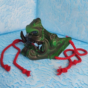 Media máscara japonesa Samurai Oni Demon / ACABADA Y PINTADA