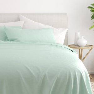 Microfiber Soft Sheet Set - 4 Piece Bedding with Shams | Avaliable in Multipe Colors | Cooling and Lightweight, Perftect for Summer