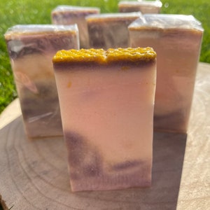 Sabonete Artesanal de Cera de Abelha com Azeite 10 x 5,5 cm; Handgemachte Olivenöl Bienenwachs Seife 10 x 5,5 cm