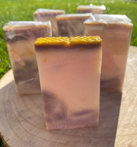 Handmade Olive Oil Beeswax Soap 10x5,5cm; Handgemachte Olivenöl Bienenwachs Seife 10x5,5cm
