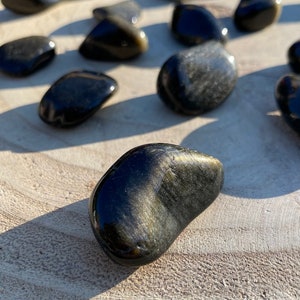 Gold Sheen Obsidian Tumblestones ca. 2-4cm from Mexico; Goldobsidian Trommelsteine ca. 2-4cm aus Mexiko