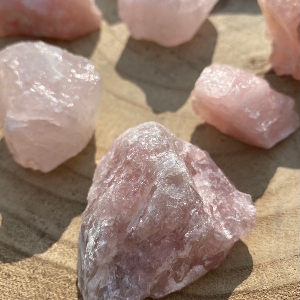 Raw Rose Quartz B Quality ca. 20-120mm from Madagascar; Rosenquarz Rohsteine B Qualität ca. 30-120mm aus Madagaskar