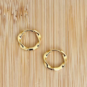 Tiny Twisted Huggie Hoop Earrings| Minimalist Everyday Lightweight Dainty Hoops