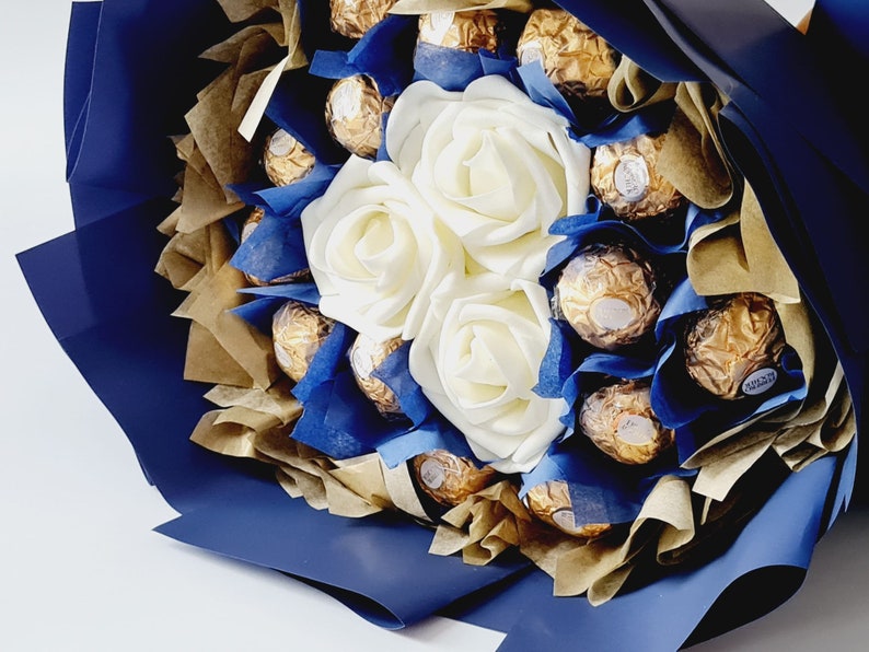 Ramo de chocolate Ferrero Rocher, flores artificiales, regalo Royal Blue & White