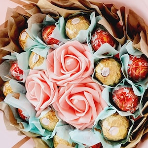 Ramo de chocolate Ferrero Rocher, flores artificiales, regalo imagen 9