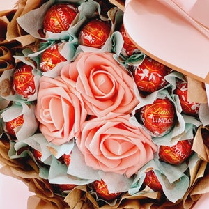 Ramo de chocolate Ferrero Rocher, flores artificiales, regalo imagen 10